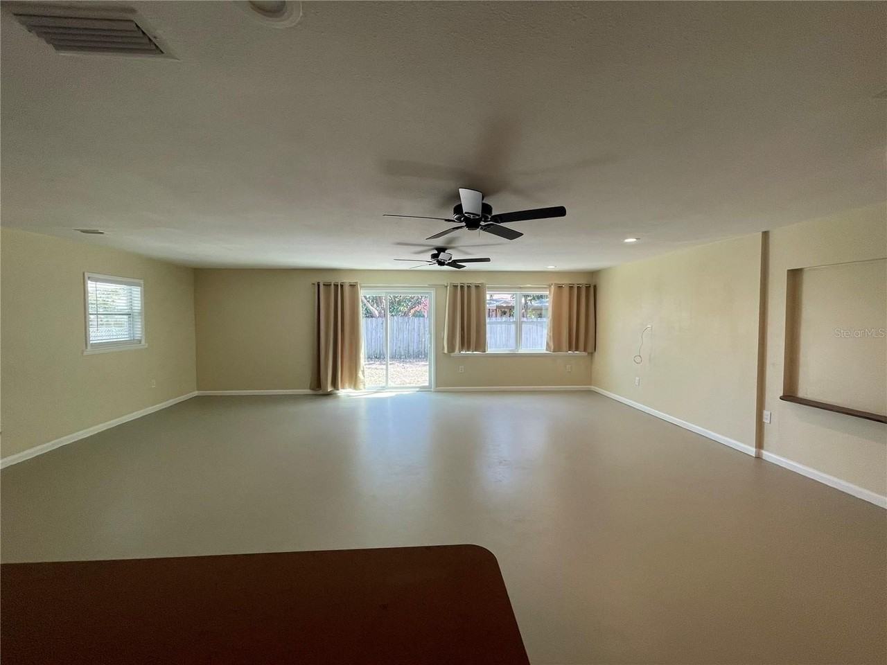 6185 Deming Ave - Photo 3 of 17