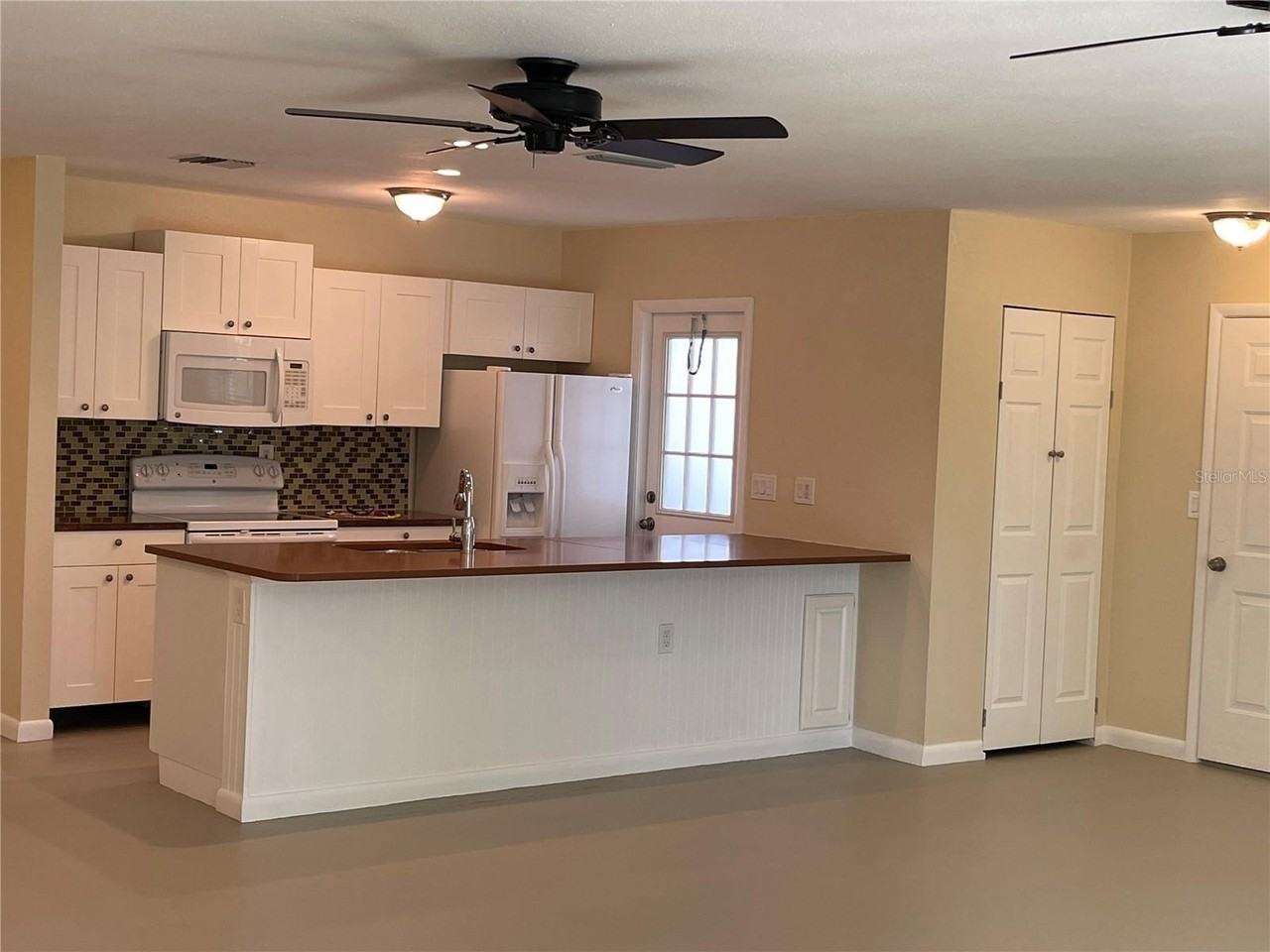 6185 Deming Ave - Photo 4 of 17