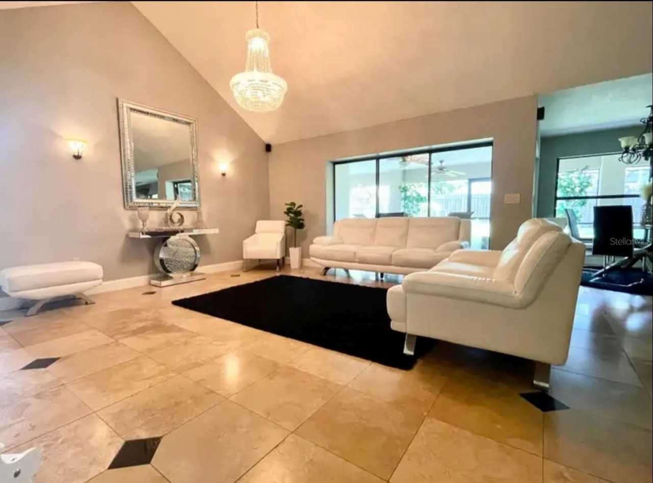 1102 Sugartree Dr S - Photo 7 of 10