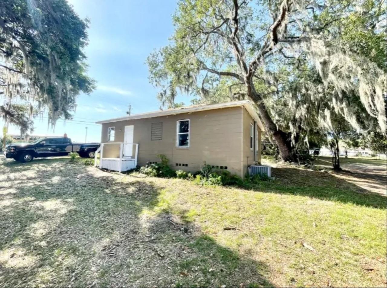 1544 Martin L King Jr Ave - Photo 5 of 6