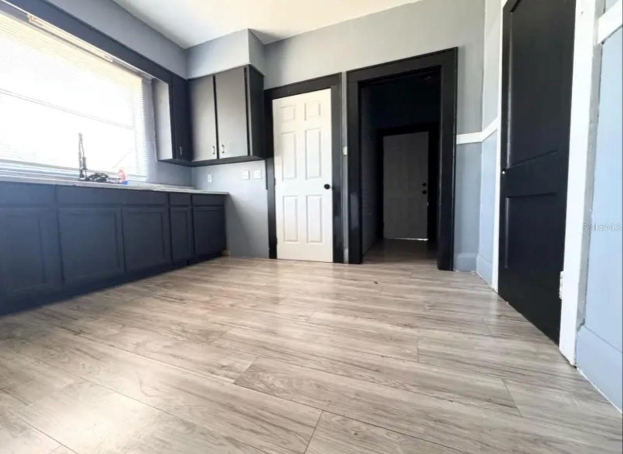 1047 Sycamore St - Photo 6 of 15