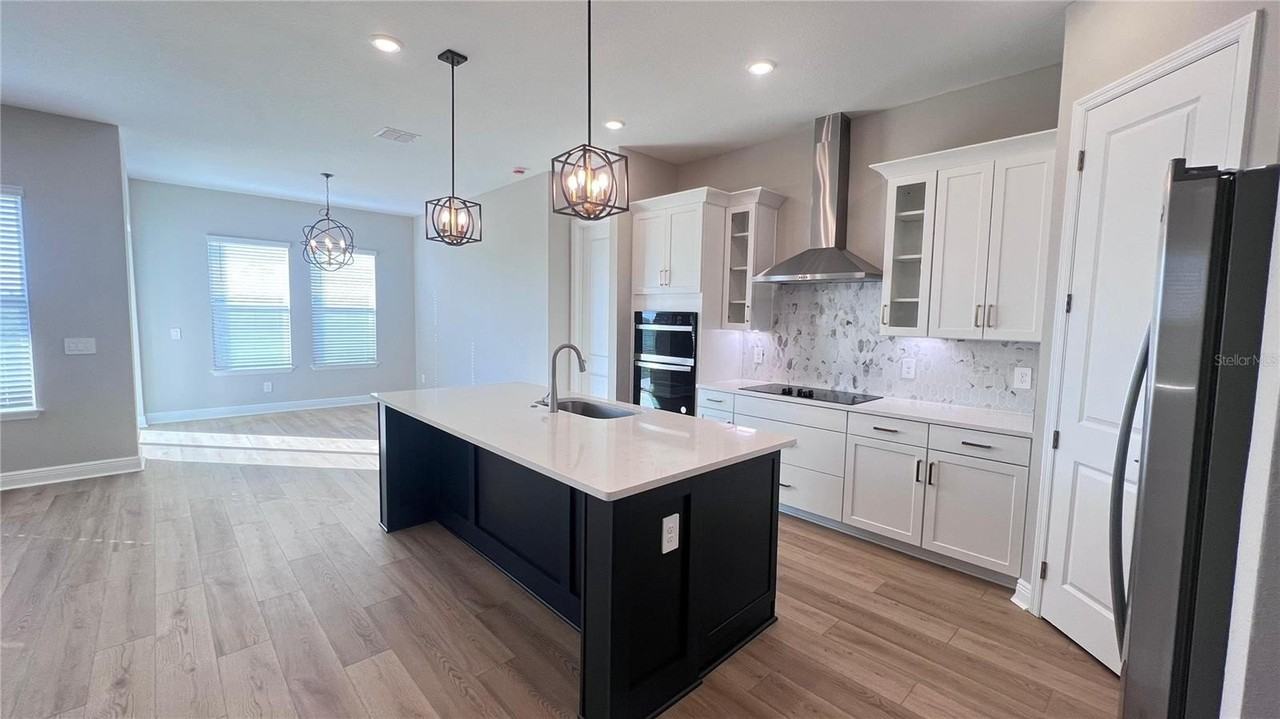 16381 Silver Brook Way - Photo 7 of 19