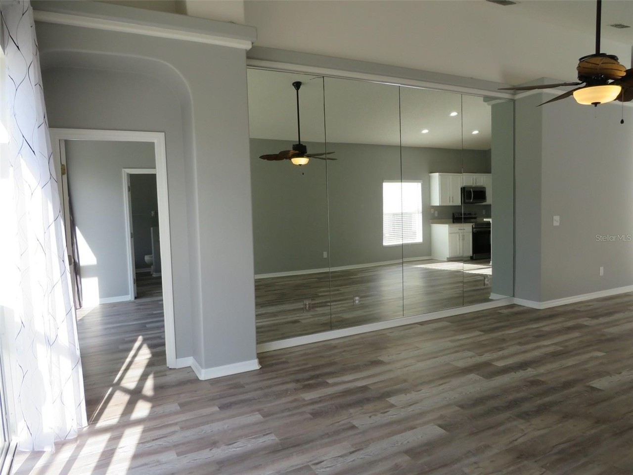 16625 Palm Spring Dr - Photo 4 of 41