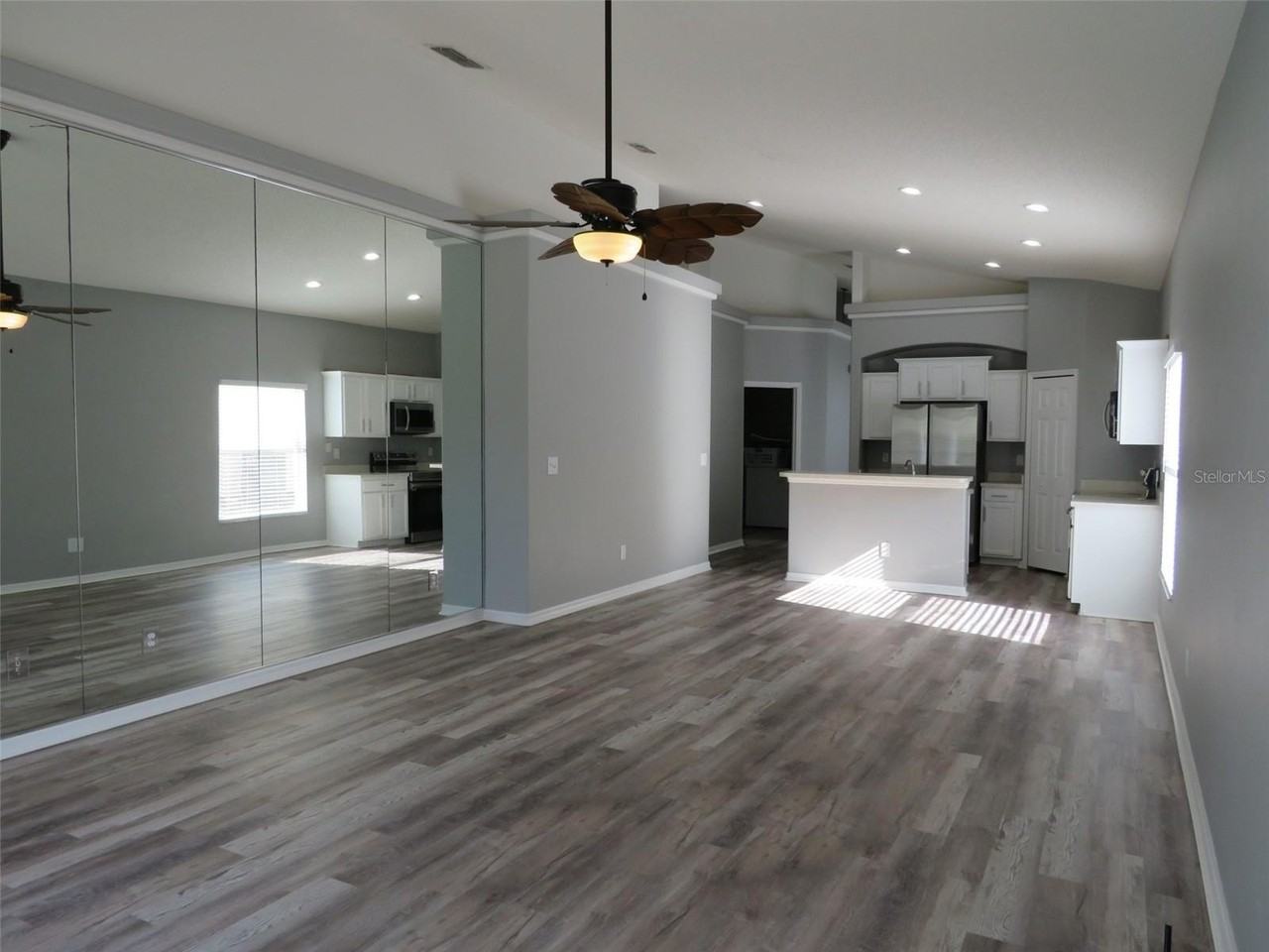 16625 Palm Spring Dr - Photo 5 of 41