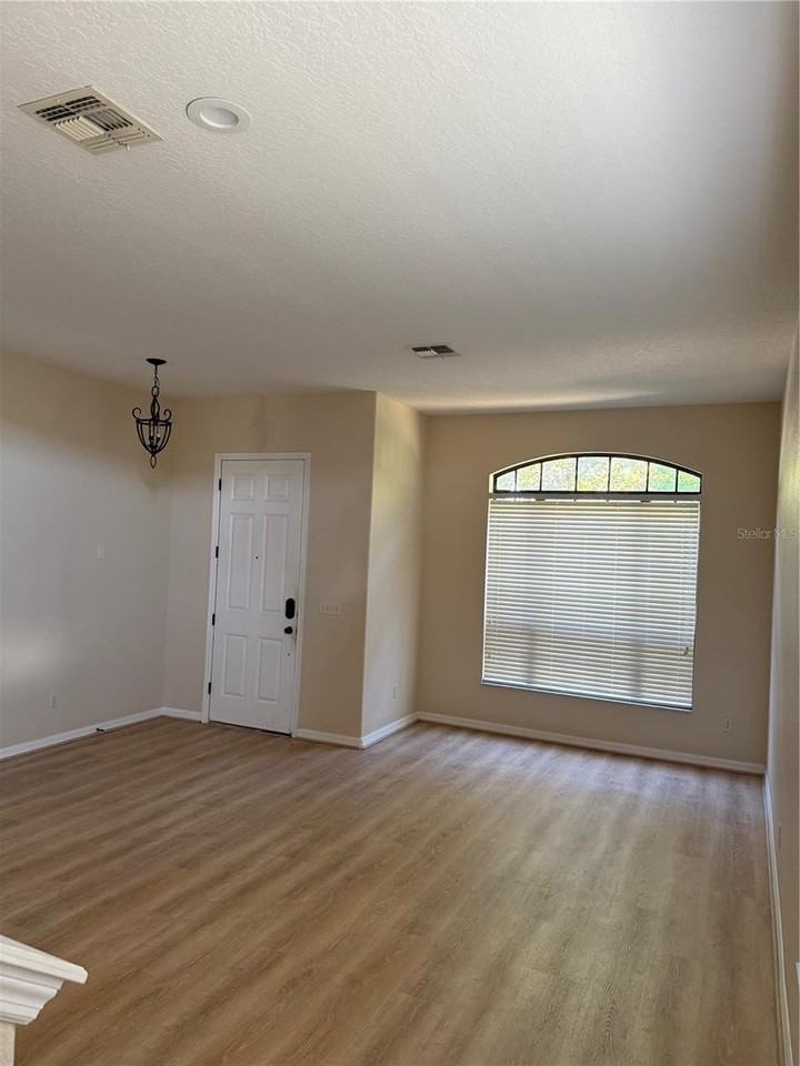 713 Bridgeford Crossing Blvd - Photo 4 of 42