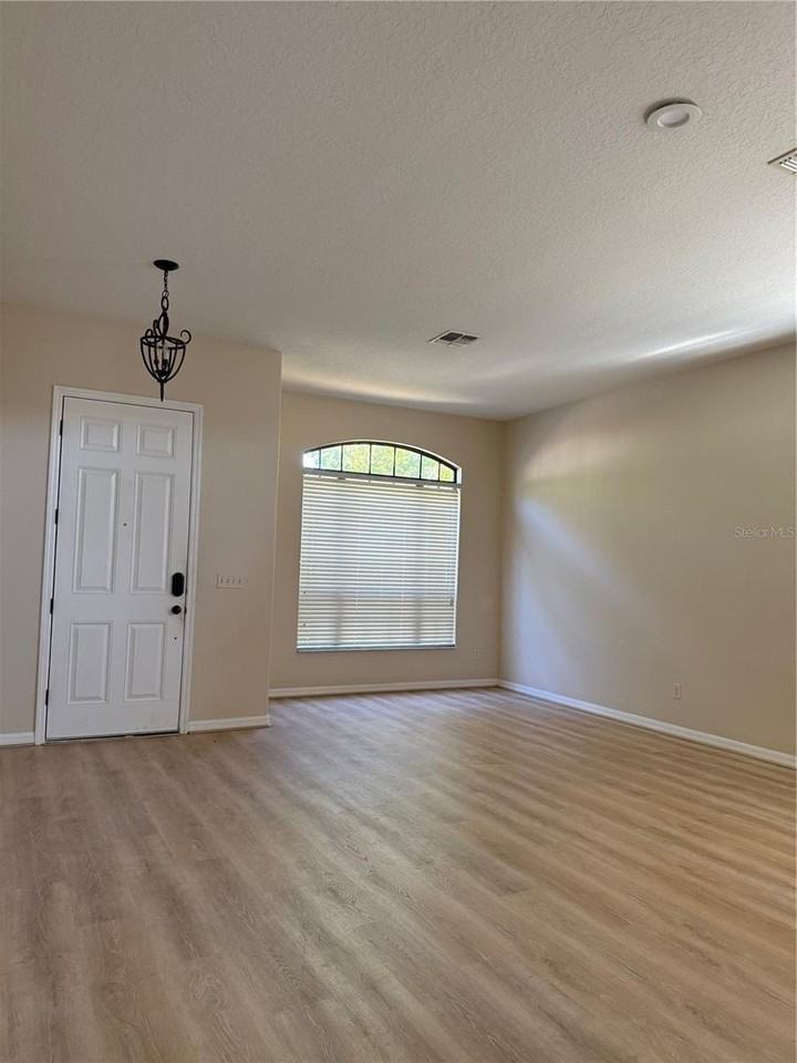 713 Bridgeford Crossing Blvd - Photo 5 of 42