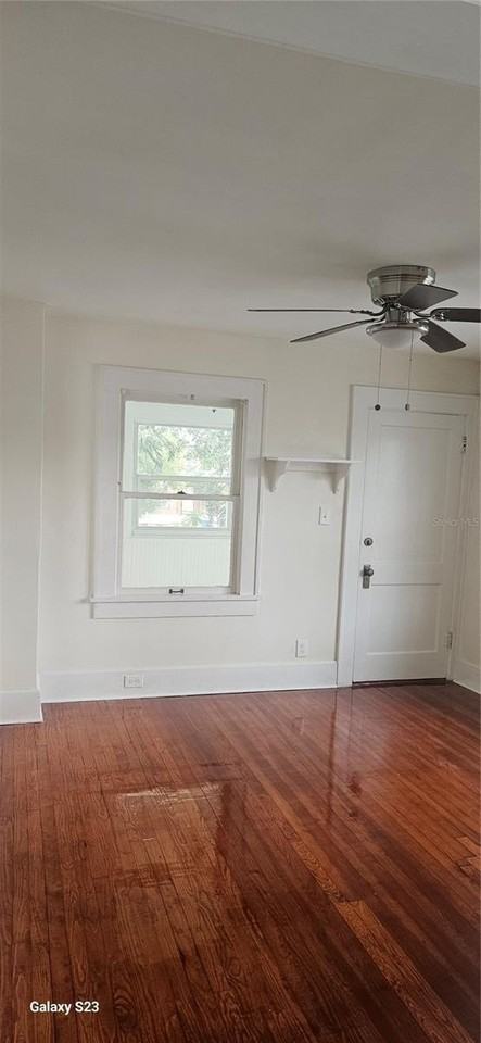 316 11th Ave Ne #3 - Photo 2 of 10