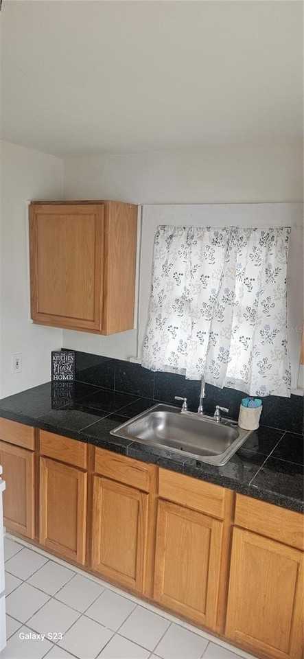 316 11th Ave Ne #3 - Photo 4 of 10