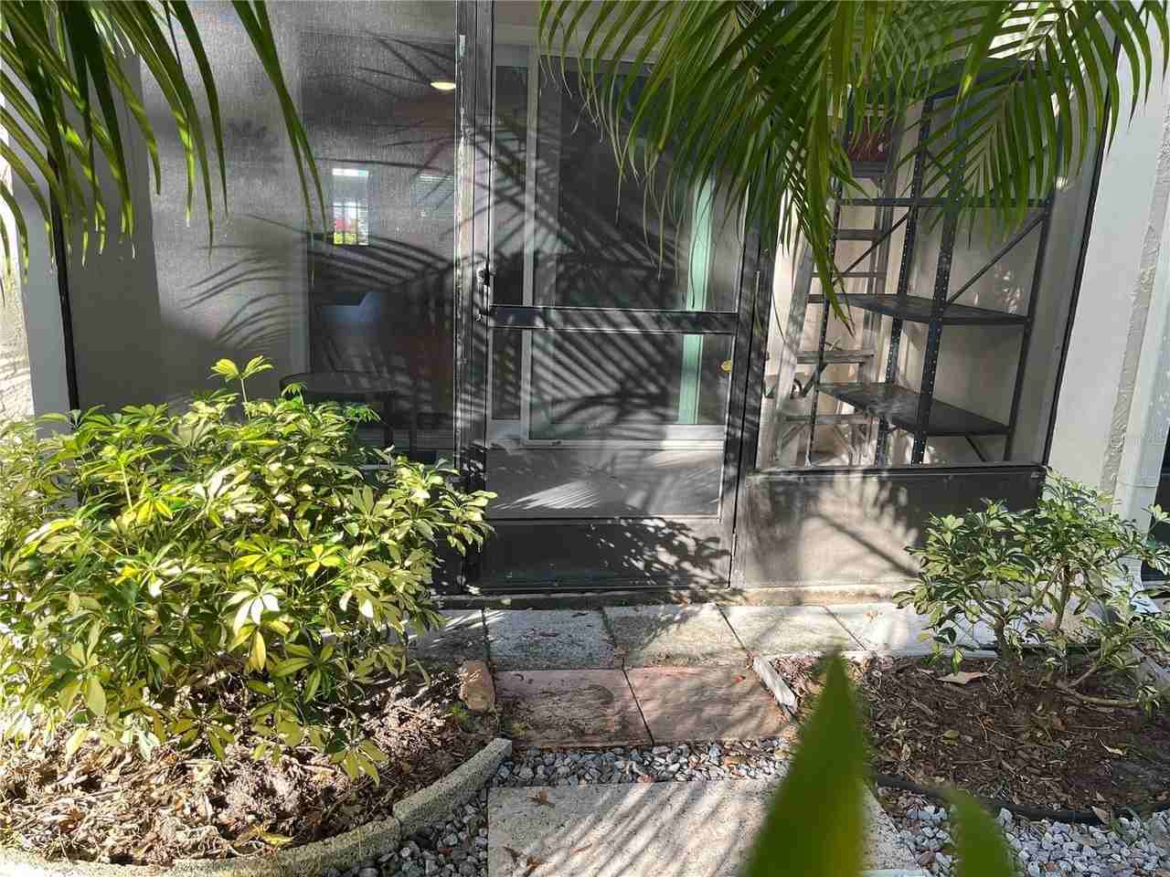 871 New York Ave #104 - Photo 4 of 34