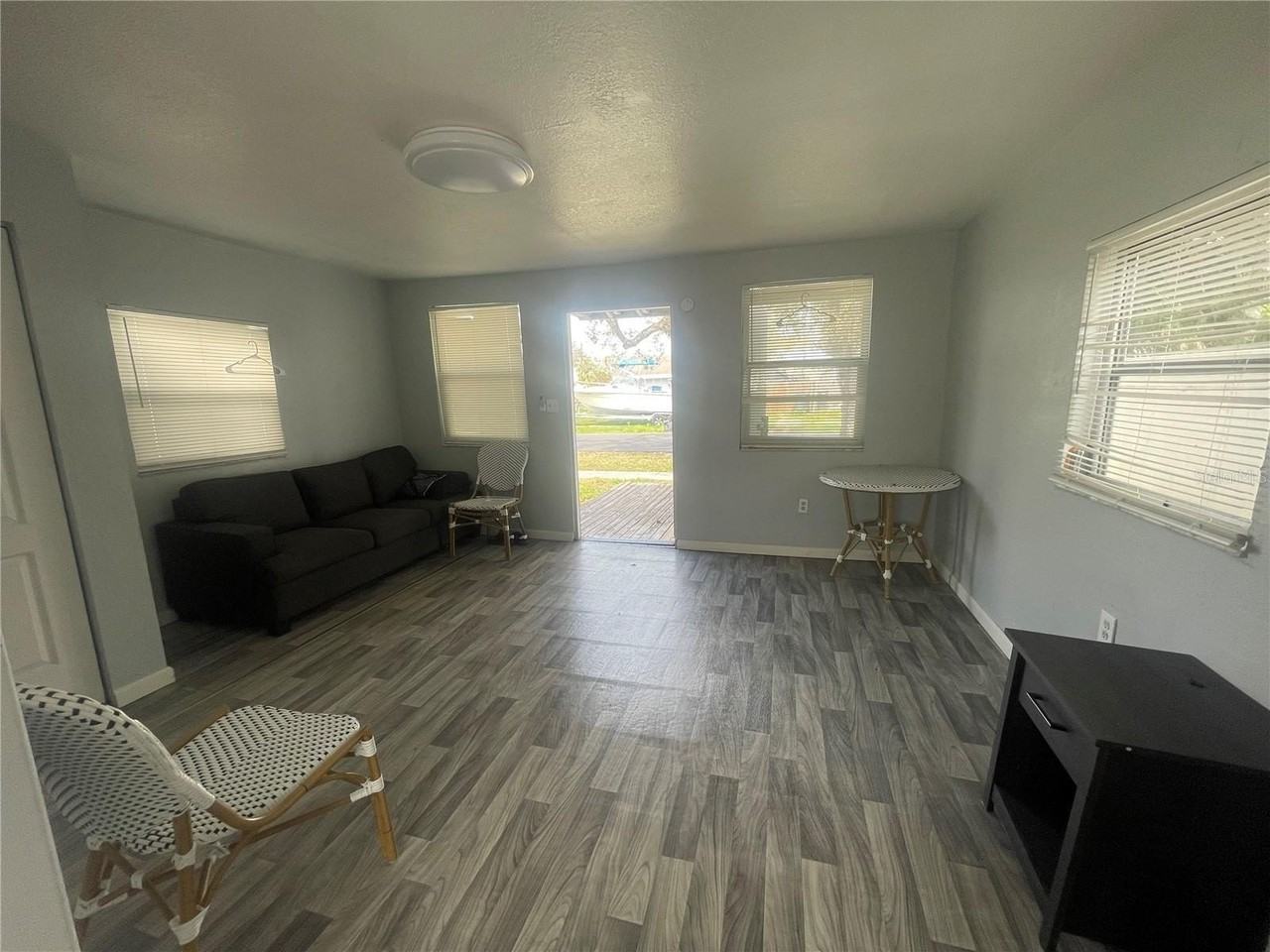 5475 42nd St N #5 - Photo 4 of 10