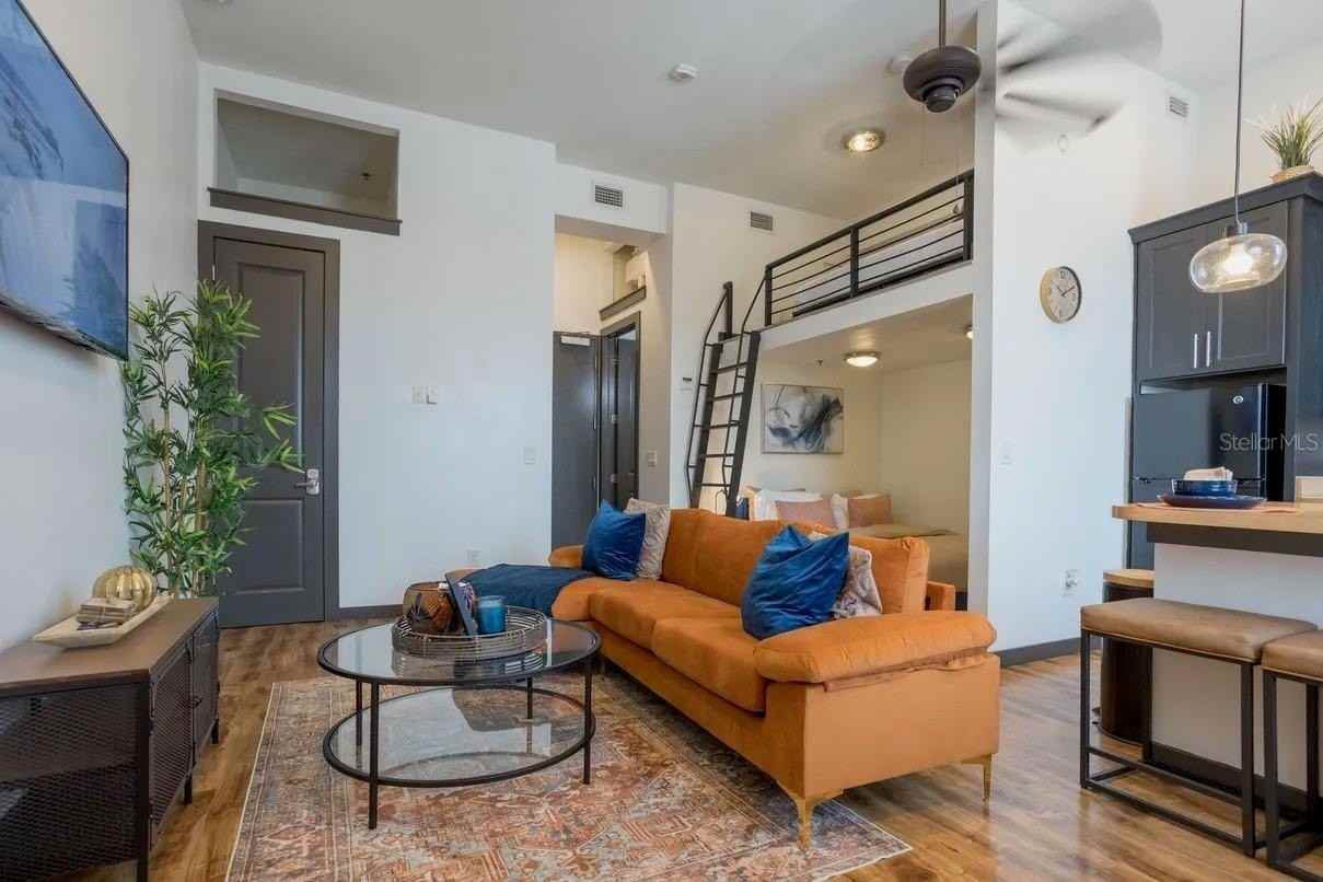 2004 N Howard Ave #205 - Photo 2 of 16