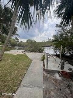 5468 W Bayshore Dr - Photo 2 of 8