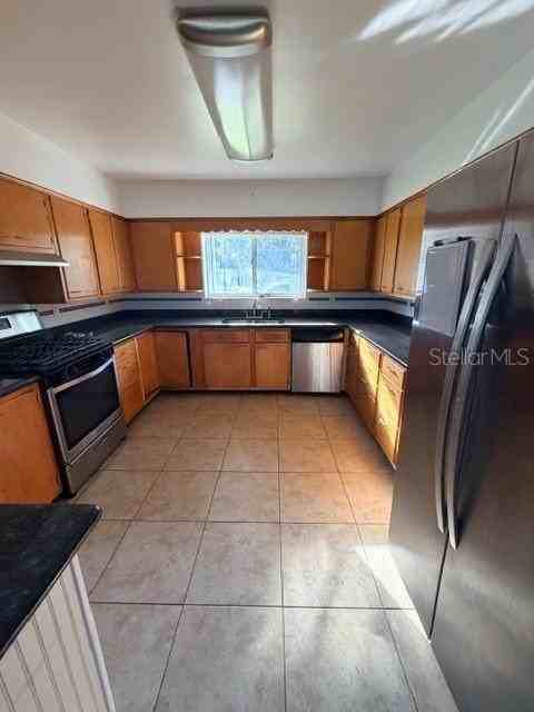 1617 Lakeside Dr - Photo 6 of 11