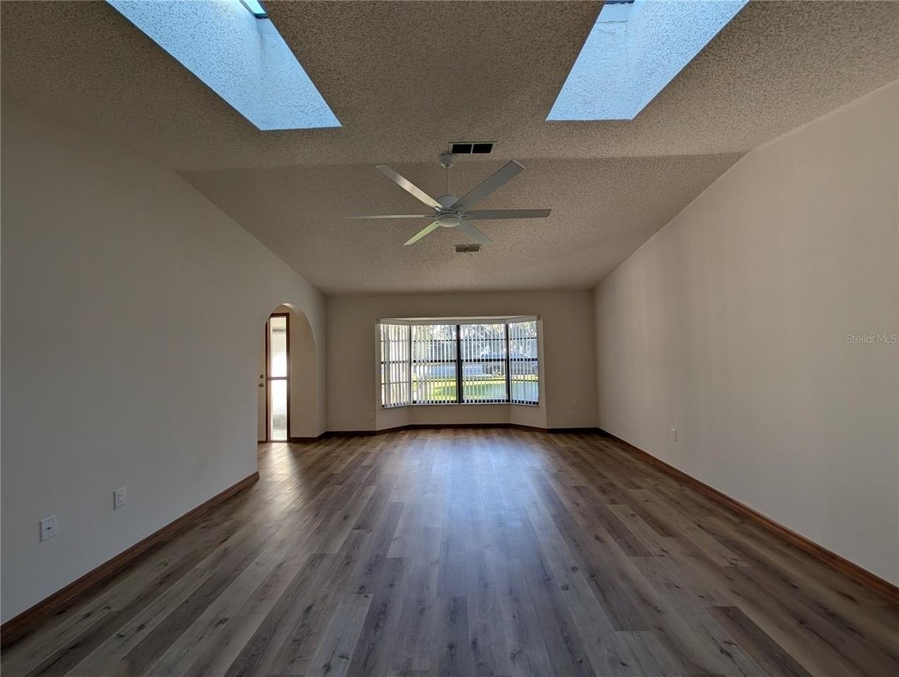 3741 Thornbush Ln - Photo 2 of 32