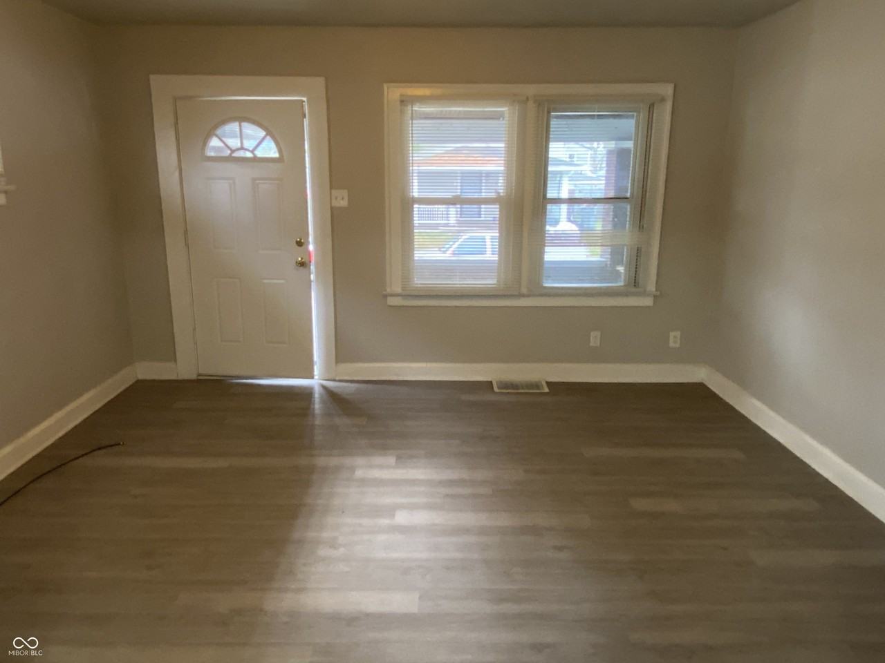 1335 N Ewing St - Photo 3 of 11