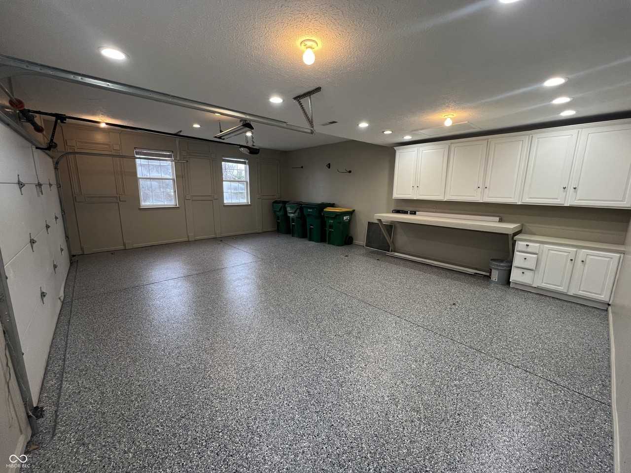 344 W Columbine Ln - Photo 3 of 48