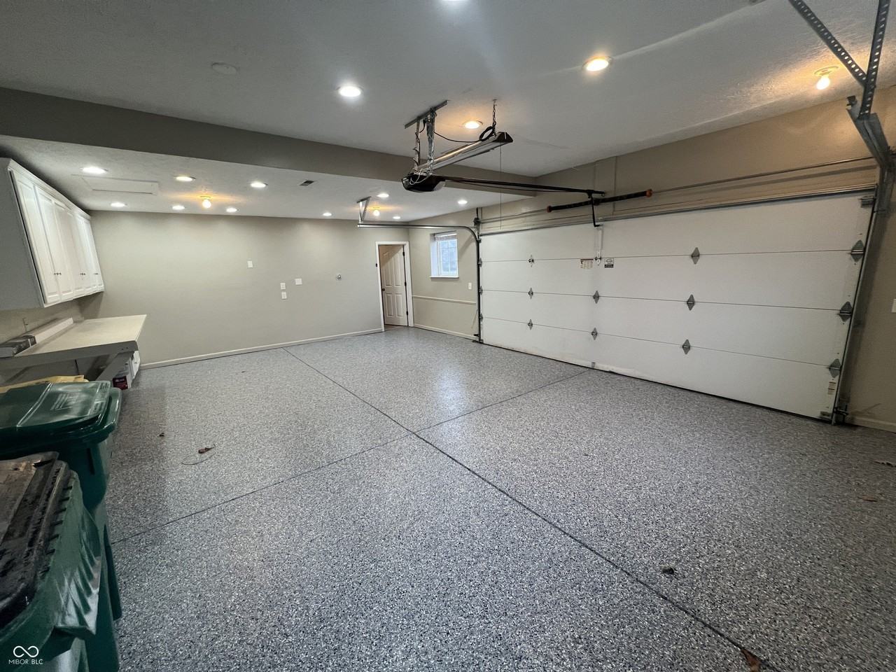 344 W Columbine Ln - Photo 4 of 48