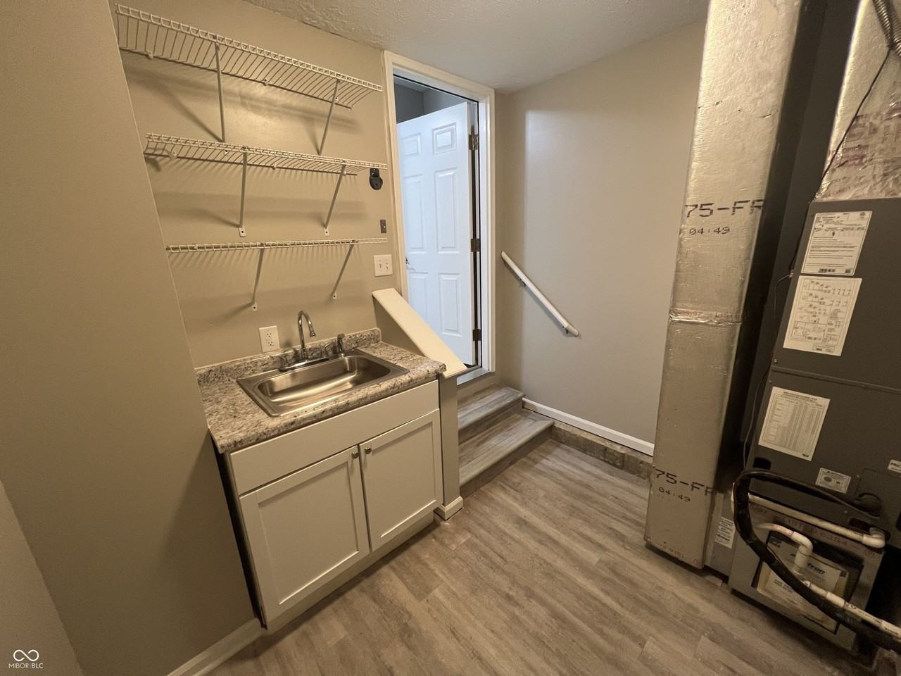 344 W Columbine Ln - Photo 5 of 48