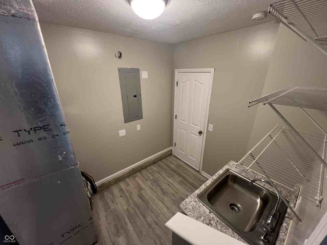 344 W Columbine Ln - Photo 6 of 48