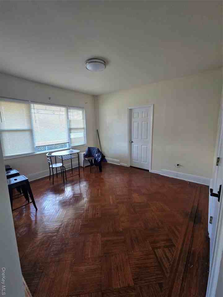 1170 E 95th St Unit 1a #1A - Photo 4 of 8