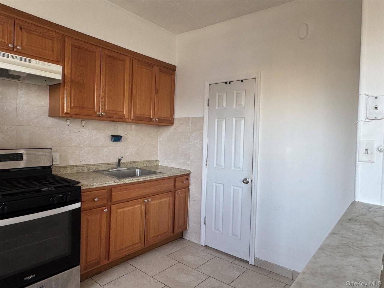 9511 90th St Apt 2f #2F - Photo 5 of 11