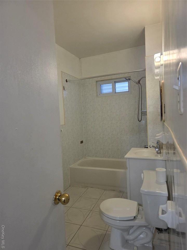 8425 108th St 2nd Fl #2ndFL - Photo 4 of 6