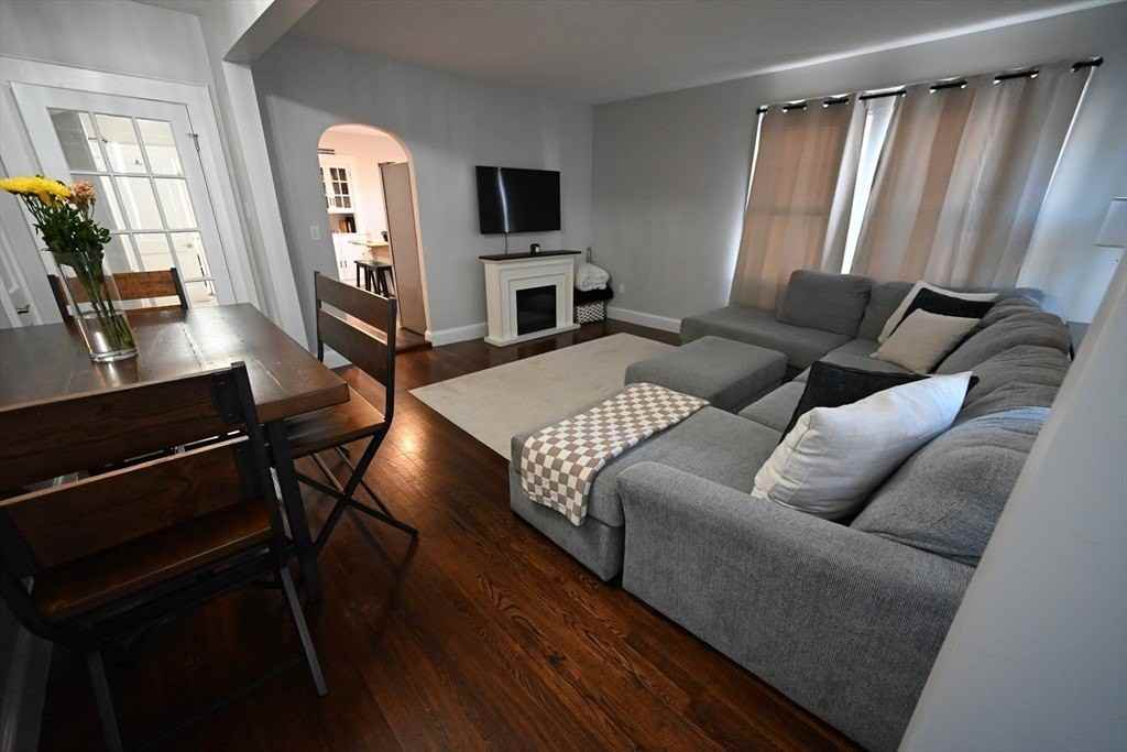 375 E Merrimack St Unit 1 #1 - Photo 3 of 17