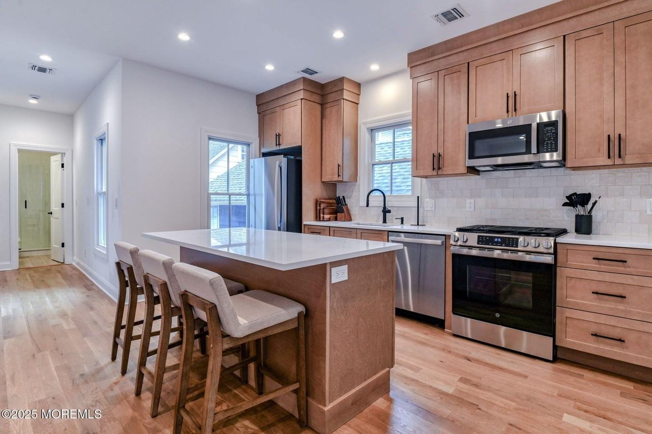 22 Atlantic Ave - Photo 4 of 18