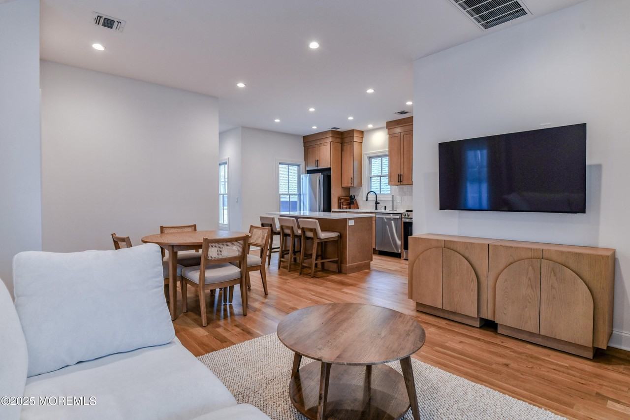 22 Atlantic Ave - Photo 7 of 18