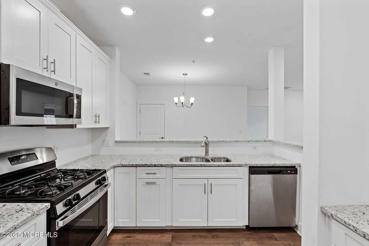 827 Stiller Ln Unit 827 #827 - Photo 4 of 34