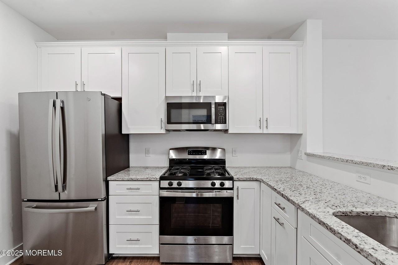 827 Stiller Ln Unit 827 #827 - Photo 6 of 34