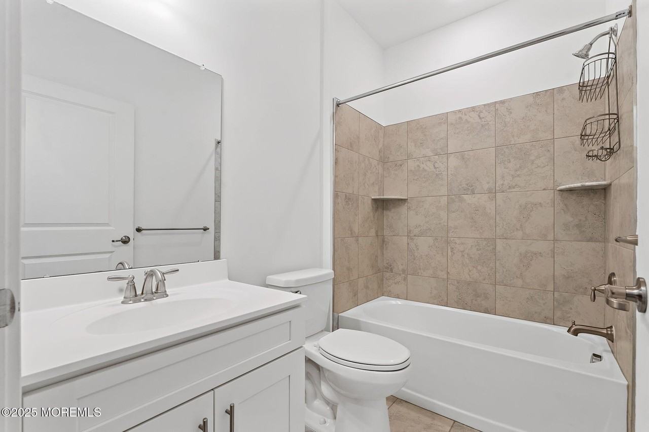 827 Stiller Ln Unit 827 #827 - Photo 7 of 34