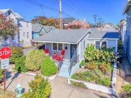 featured image of 77 Abbott Avenue unit: Front #FRONT