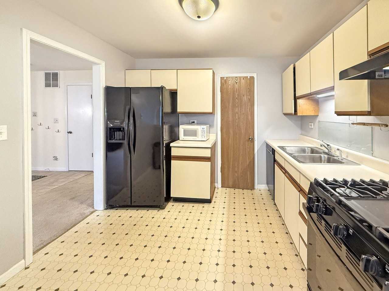 1206 Ballantrae Pl Apt B #B - Photo 7 of 14