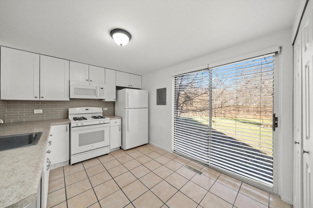 430 Normandie Ln Unit 430 #430 - Photo 6 of 21