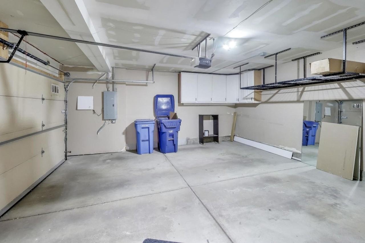 3238 N Kilbourn Ave Unit 1 #1 - Photo 5 of 35