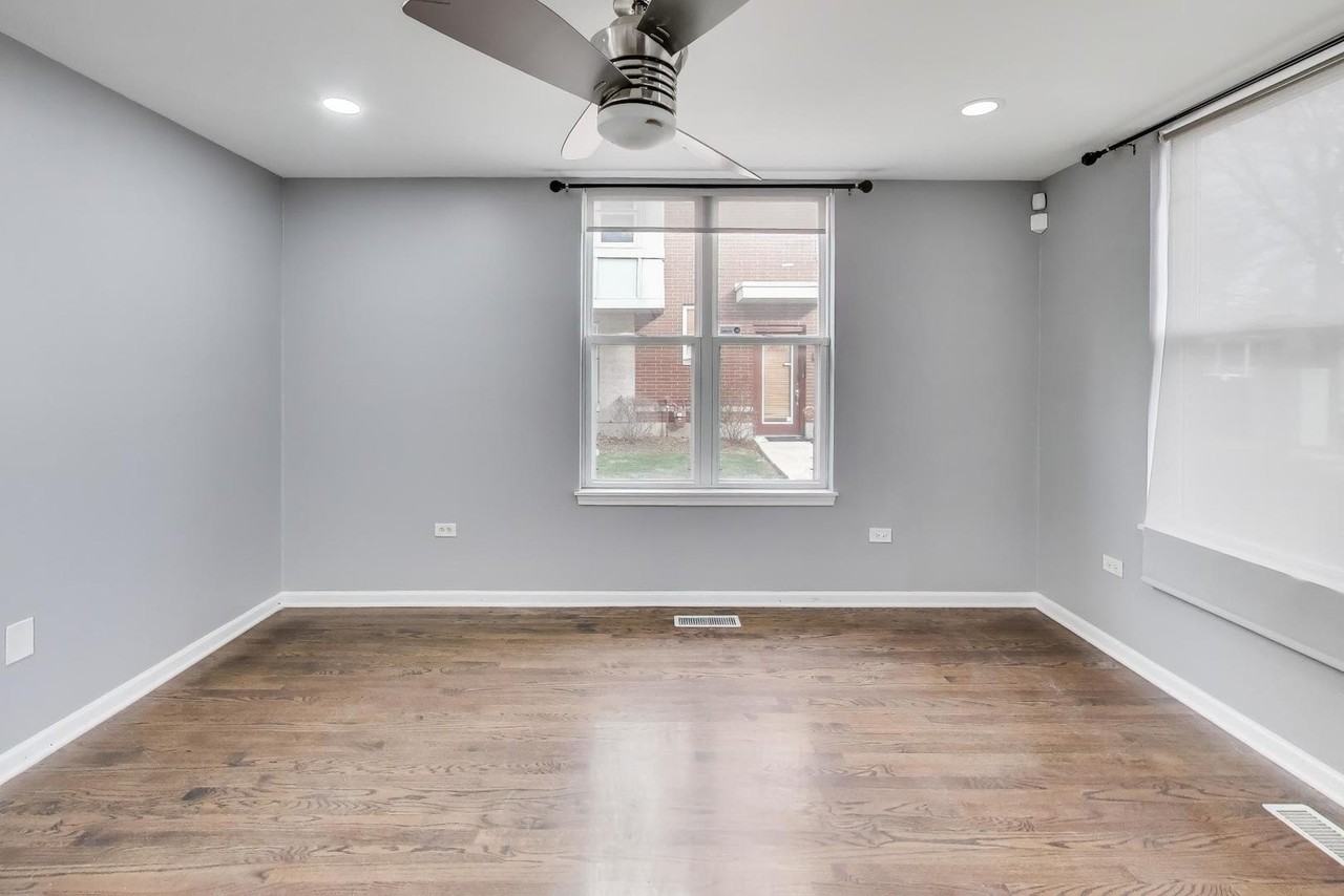 3238 N Kilbourn Ave Unit 1 #1 - Photo 6 of 35