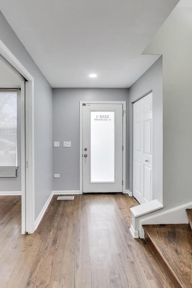 3238 N Kilbourn Ave Unit 1 #1 - Photo 7 of 35