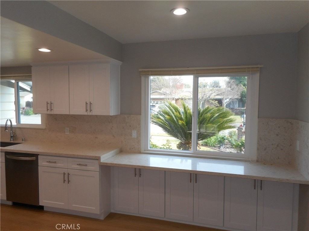 1707 Leafwood Dr - Photo 5 of 50