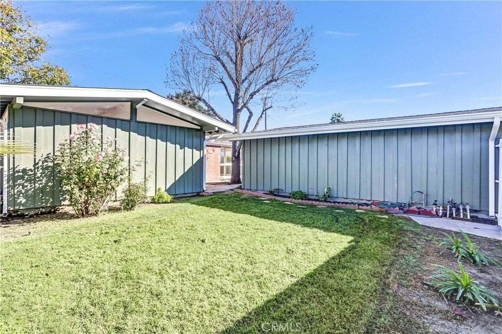 1891 Wright St - Photo 5 of 29