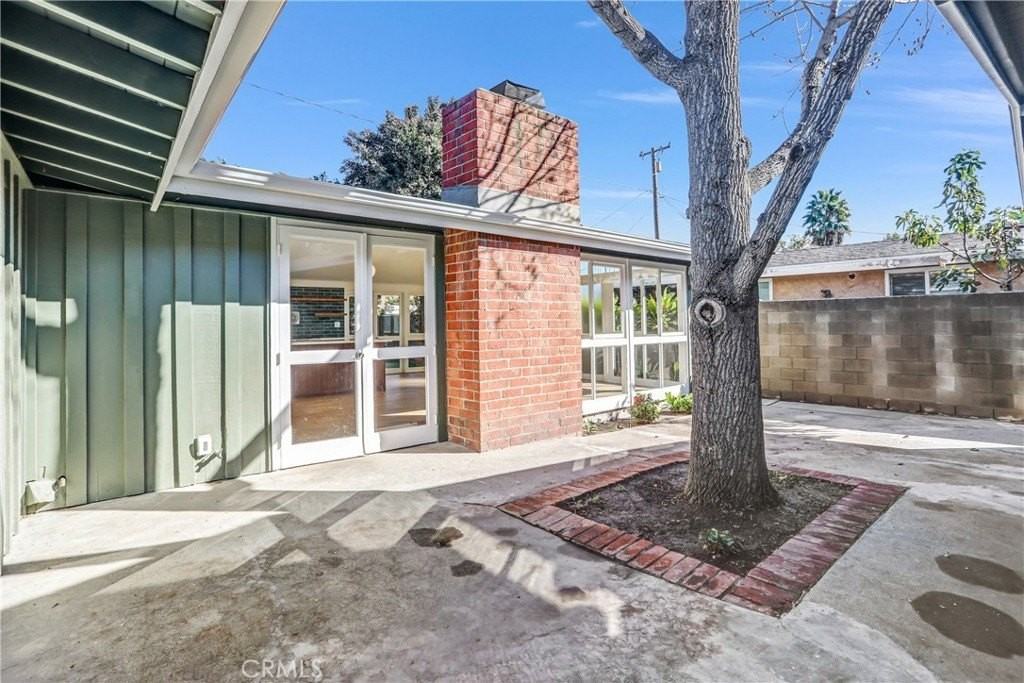 1891 Wright St - Photo 6 of 29