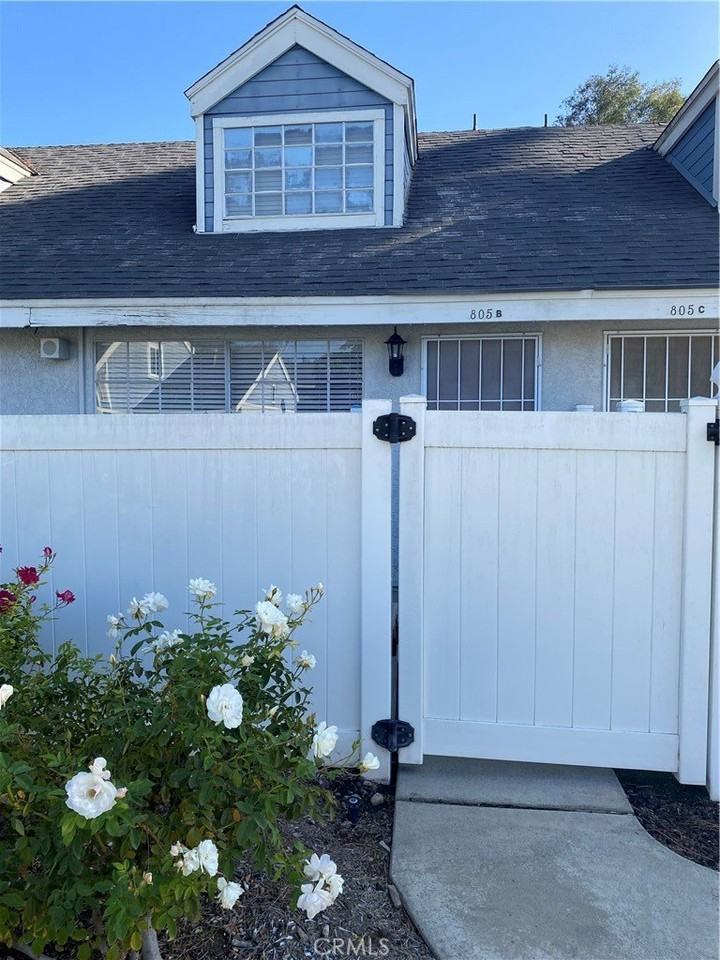 805 W Grondahl St #B - Photo 6 of 12