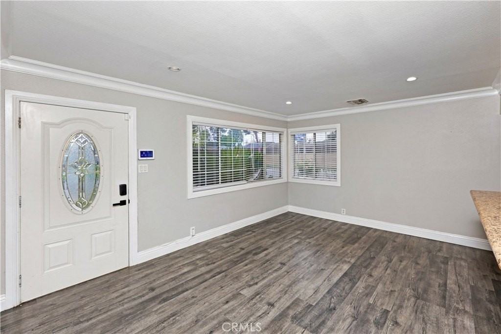 8740 Byers St - Photo 3 of 24