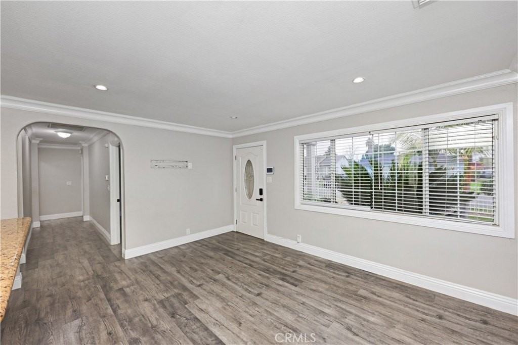 8740 Byers St - Photo 4 of 24