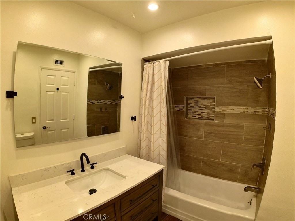 1228 E Greenview Dr - Photo 4 of 17