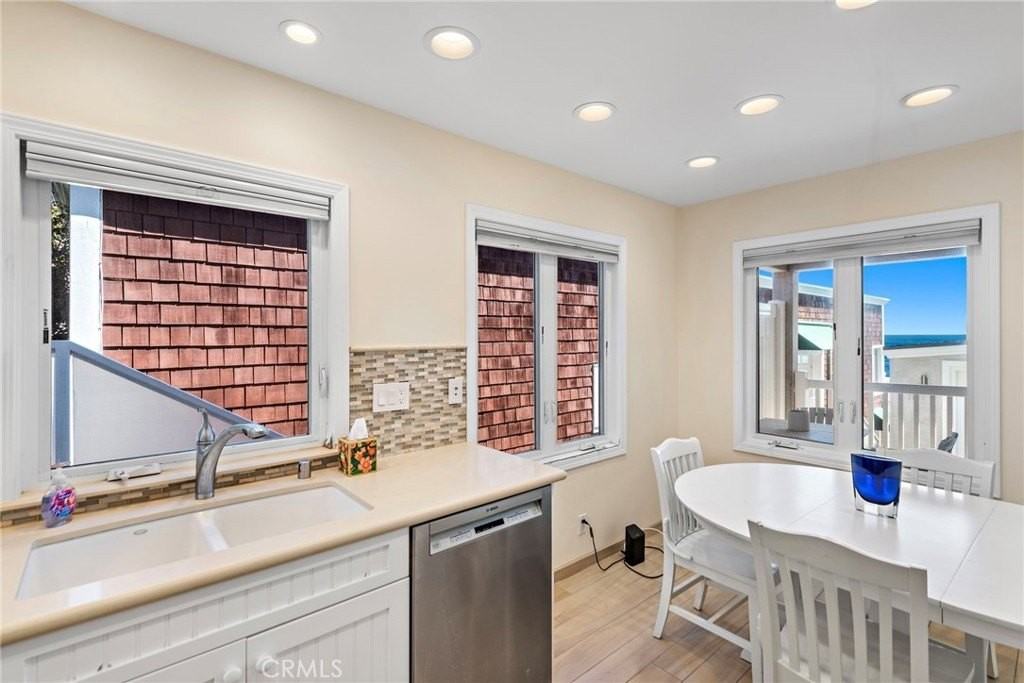 1055 Gaviota Dr - Photo 5 of 18