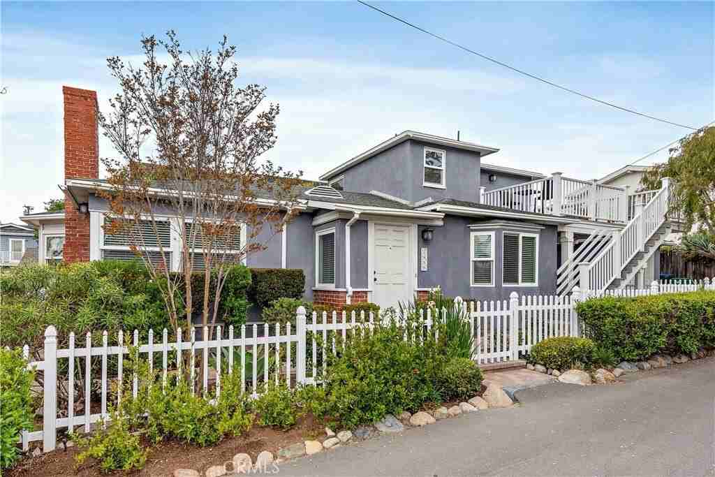 1466 Randall Way - Photo 2 of 30