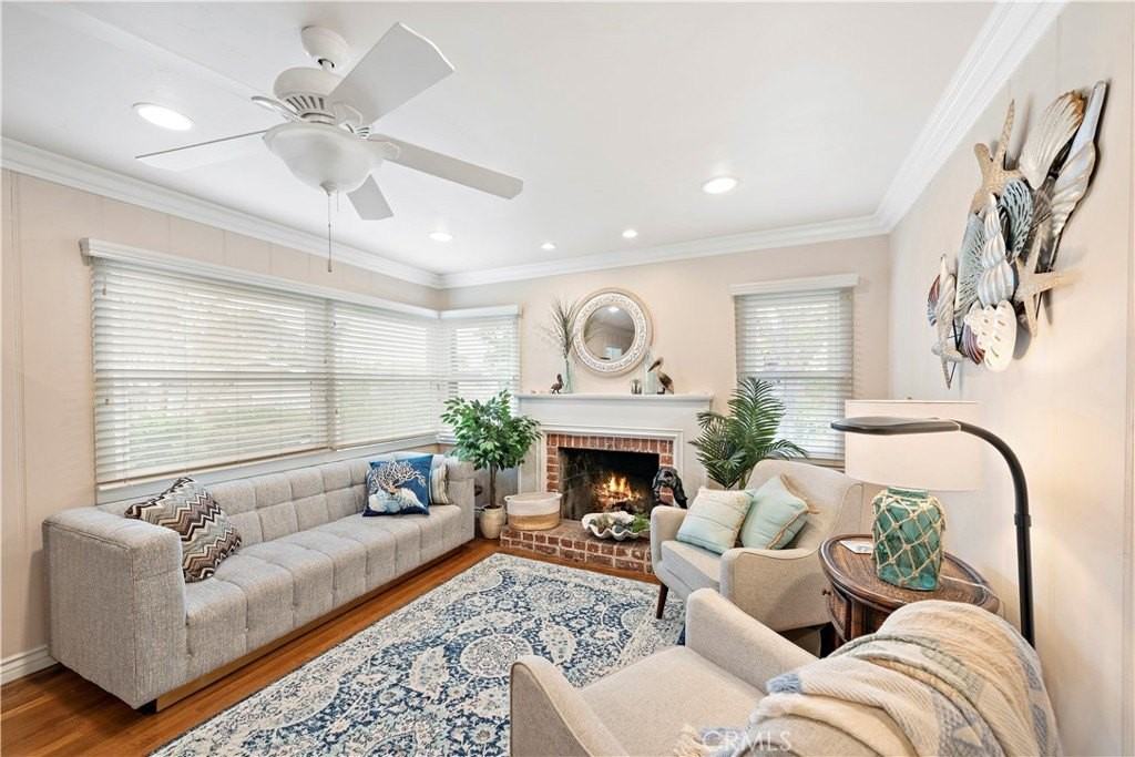 1466 Randall Way - Photo 4 of 30