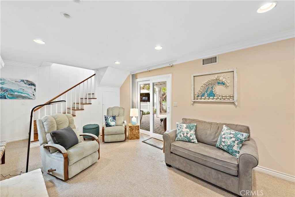 1466 Randall Way - Photo 7 of 30