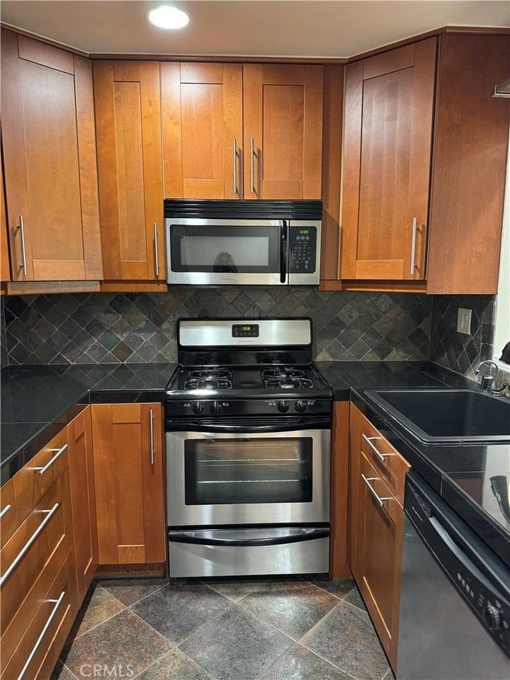 16 Andarrios #13 - Photo 2 of 37